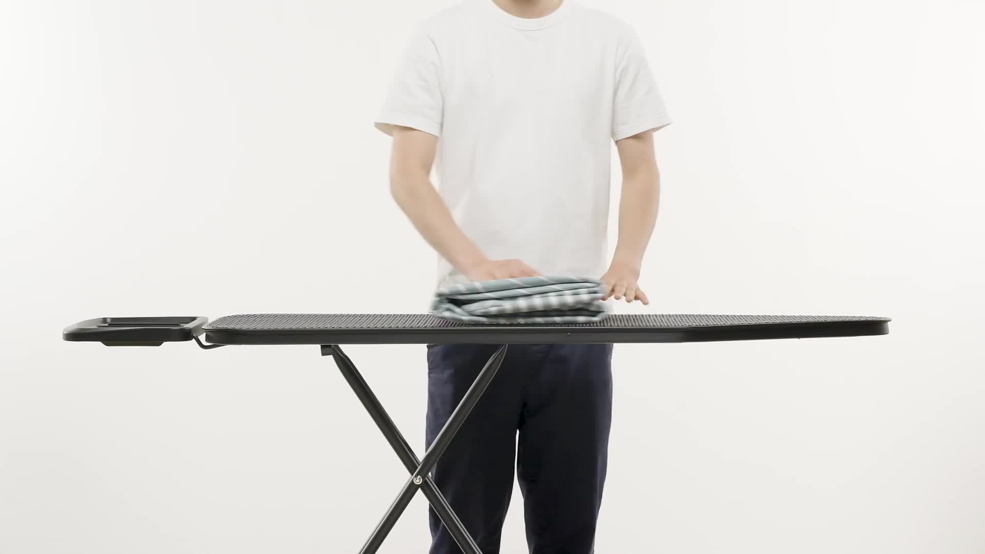 Flexa™ Easy-fit Ironing Board Cover Gray | Joseph Joseph US